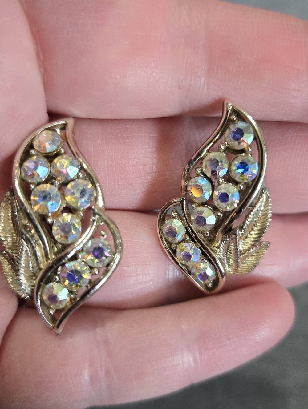 Vintage Coro AB Rhinestone Signed Clip On Earrings Gold Tone Leaf Shape Clear